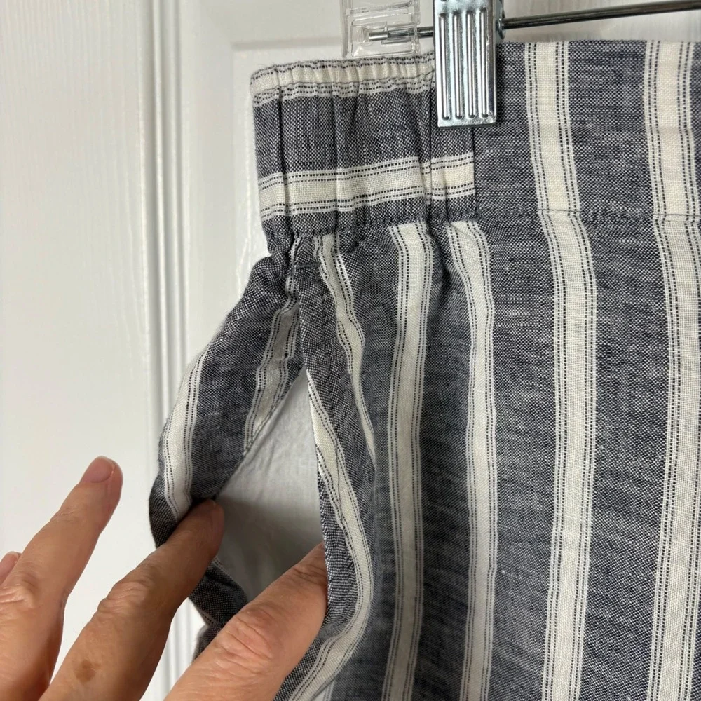 Christian Siriano Linen Shorts Womens L Navy White Striped Elastic Waist Coastal